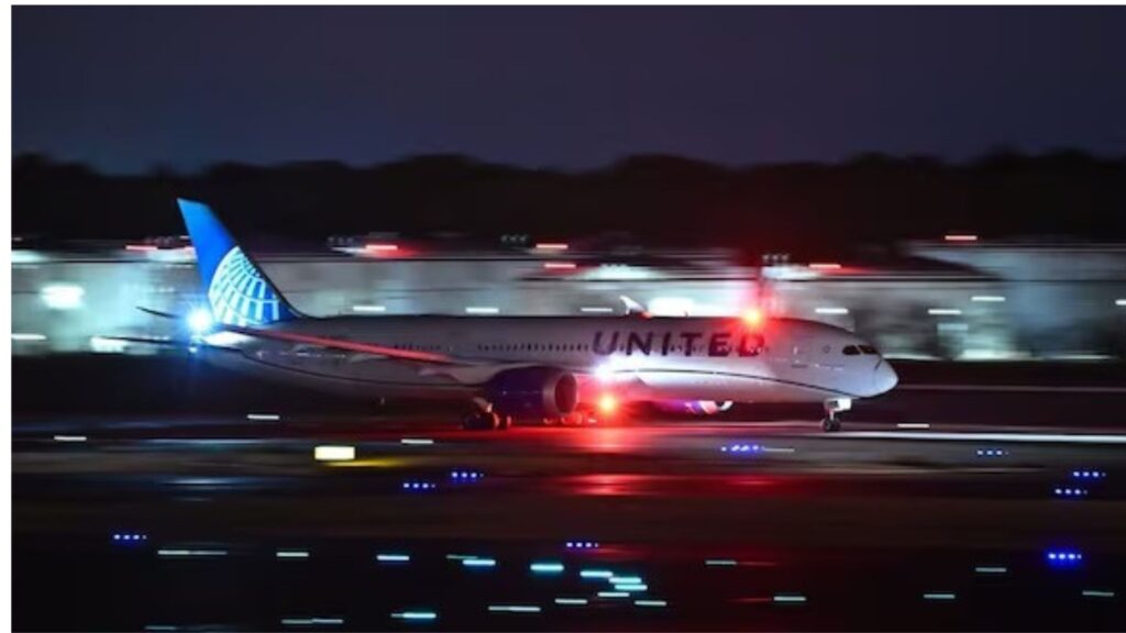 Pilots of the Munich-bound United Airlines Flight UA108 issued a mayday alert after its left engine failed moments after taking off from Washington.