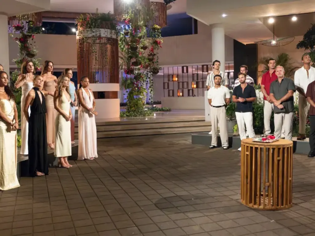 Bachelor in Paradise, Rose Ceremony. Sean McLaughlin and Others