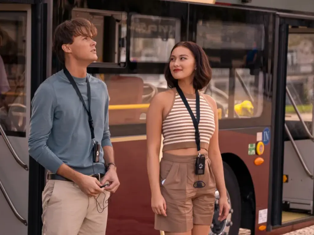 Christopher Brine and Lola Tung in 'The Summer I Turned Pretty.
