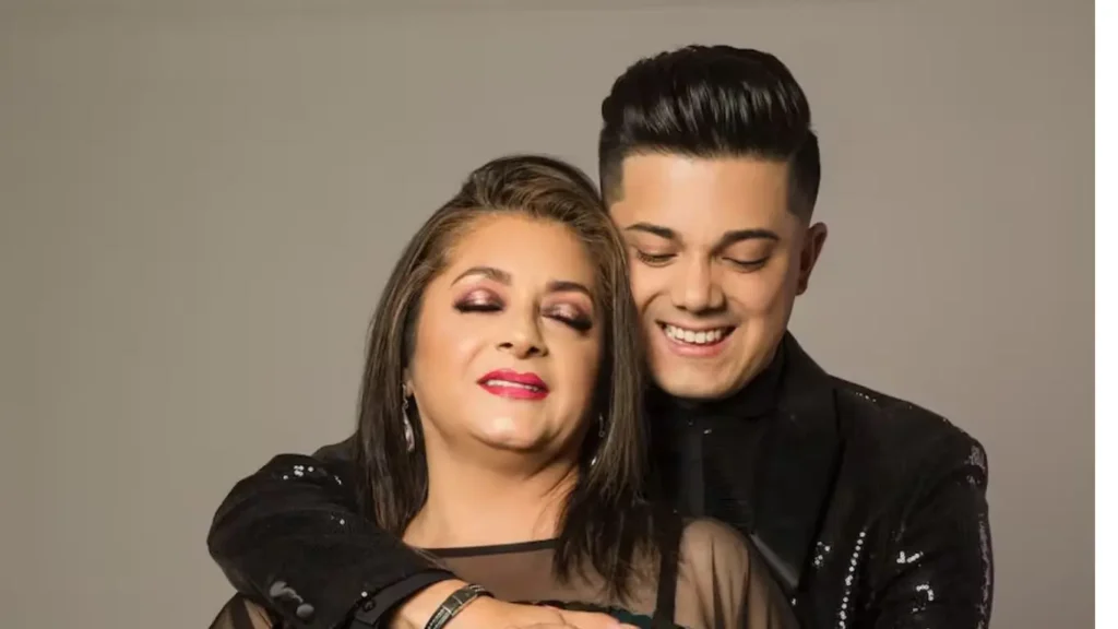 Singer Paulina Tamayo with her son, fellow artist Willie Tamayo